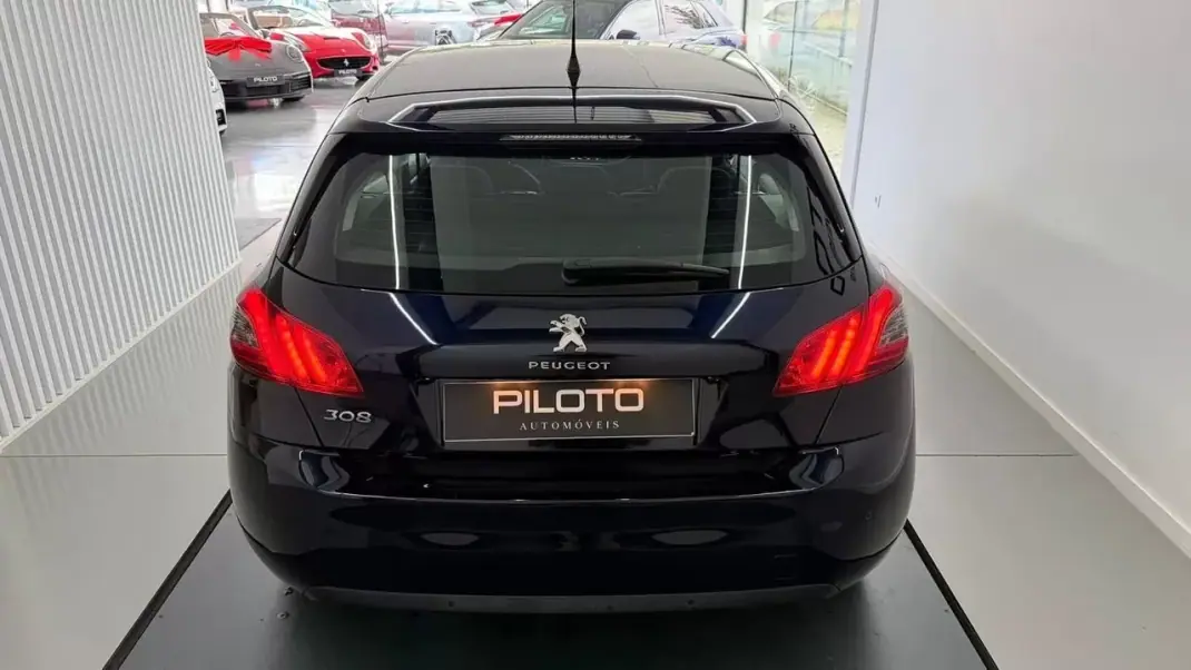 Peugeot 308 2019 - 15990 EUR, 117723 km - AUTO.MOTO.pt - 117723km - foto 7 de 23