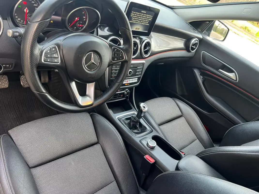 Mercedes-Benz CLA 180 2017 - 19950 EUR, 124000 km - AUTO.MOTO.pt - 124000km - foto 3 de 38