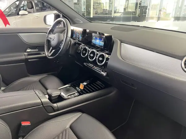 Mercedes-Benz GLA 250 2021 - 27600 EUR, 108896 km - AUTO.MOTO.pt - 108896km - foto 19 de 23