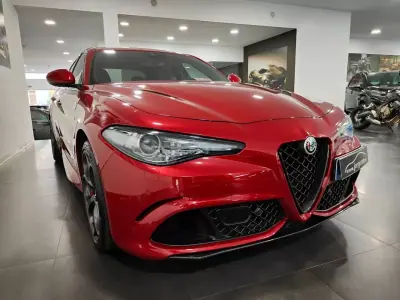 Alfa Romeo Giulia 2018 - 62500 EUR, 53000 km - AUTO.MOTO.pt - 53000km - foto 5 de 60