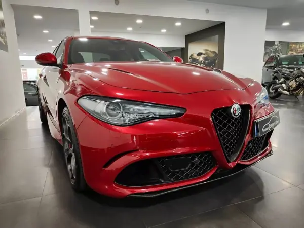Alfa Romeo Giulia 2018 - 62500 EUR, 53000 km - AUTO.MOTO.pt - 53000km - foto 5 de 60
