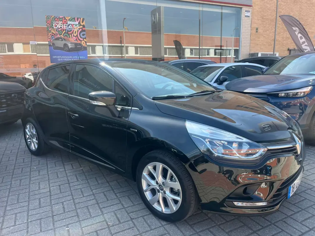 Renault Clio 2019 - 12900 EUR, 66000 km - AUTO.MOTO.pt - 66000km - foto 4 de 18