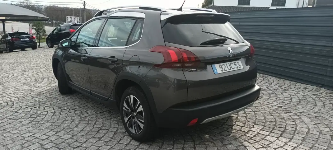 Peugeot 2008 2018 - 13250 EUR, 26000 km - AUTO.MOTO.pt - 26000km - foto 2 de 7