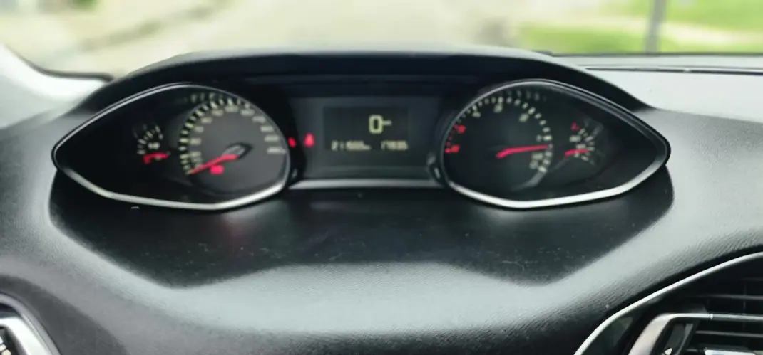 Peugeot 308 SW 2005 - 14900 EUR, 212300 km - AUTO.MOTO.pt - 212300km - foto 12 de 13