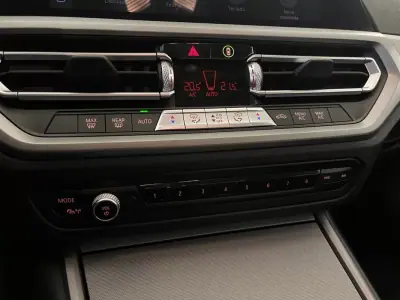 BMW 330 2019 - 23450 EUR, 115000 km - AUTO.MOTO.pt - 115000km - foto 28 de 36