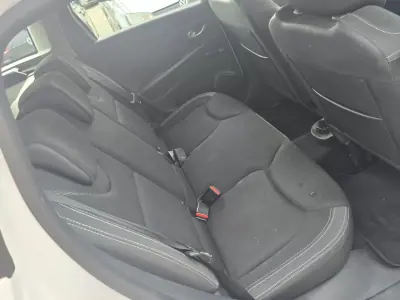 Renault Clio Break 2016 - 6500 EUR, 258776 km - 258776km - foto 17 de 21