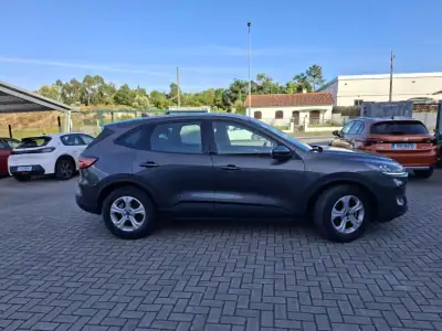Ford Kuga 2021 - 21000 EUR, 59800 km - AUTO.MOTO.pt - 59800km - foto 5 de 36