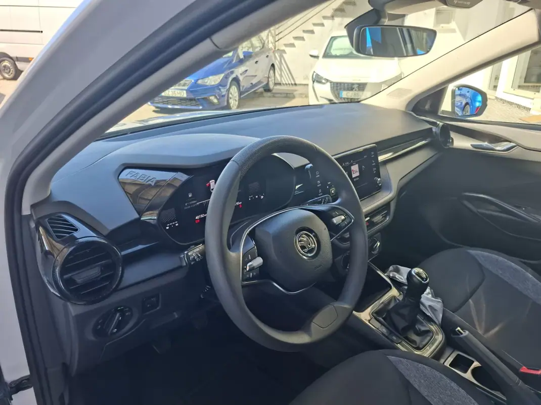 Skoda Fabia 2024 - 15000 EUR, 40500 km - 40500km - foto 28 de 30