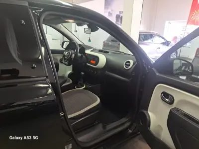 Renault Twingo 2020 - 10990 EUR, 56850 km - AUTO.MOTO.pt - 56850km - foto 13 de 14
