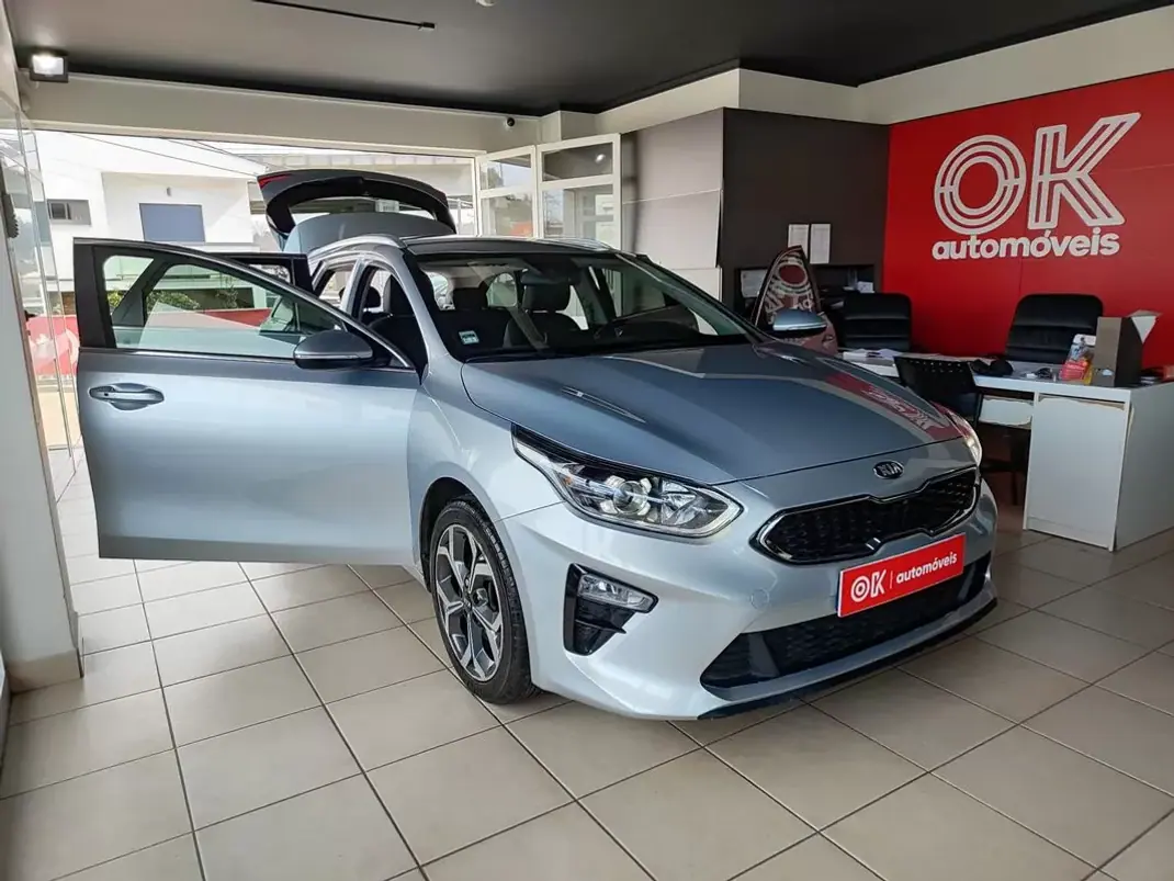Kia Ceed SW 2019 - 18250 EUR, 70500 km - AUTO.MOTO.pt - 70500km - foto 19 de 35