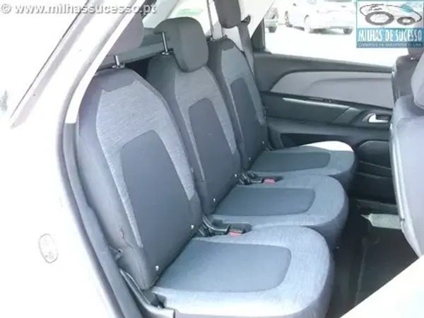 Citroën C4 Picasso 2017 - 14250 EUR, 154000 km - AUTO.MOTO.pt - 154000km - foto 8 de 21