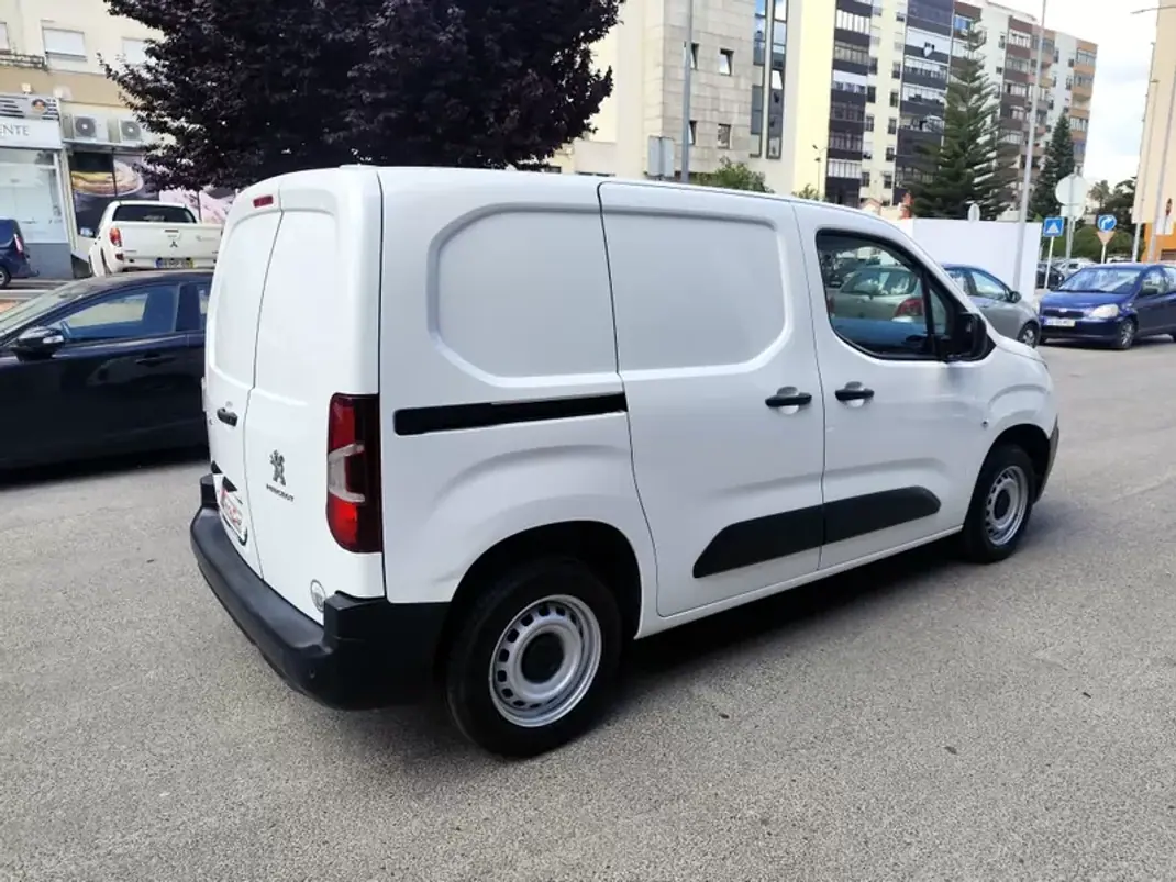 Peugeot Partner 1.6 HDI , 3 Lug. , Iva Dedutivel 2019 - 12480 EUR, 130000 km - AUTO.MOTO.pt - 130000km - foto 21 de 23