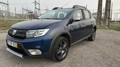 Dacia Sandero 2017 - 9750 EUR, 76000 km - AUTO.MOTO.pt - 76000km - foto 3 de 12