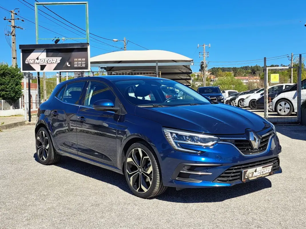 Renault Mégane 2021 - 17490 EUR, 95509 km - AUTO.MOTO.pt - 95509km - foto 1 de 46