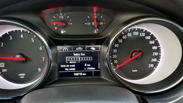 Opel Astra Sports Tourer 2021 - 11640 EUR, 149717 km - AUTO.MOTO.pt - 149717km - foto 40 de 52