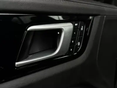 Porsche Cayenne 2021 - 74990 EUR, 85200 km - AUTO.MOTO.pt - 85200km - foto 20 de 37