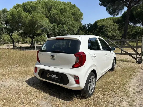 Kia Picanto 2021 - 10450 EUR, 86000 km - AUTO.MOTO.pt - 86000km - foto 3 de 11