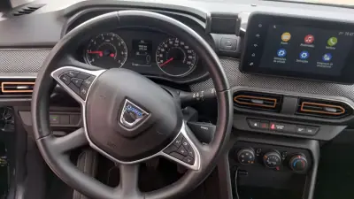 Dacia Sandero 2022 - 13950 EUR, 59000 km - AUTO.MOTO.pt - 59000km - foto 27 de 35