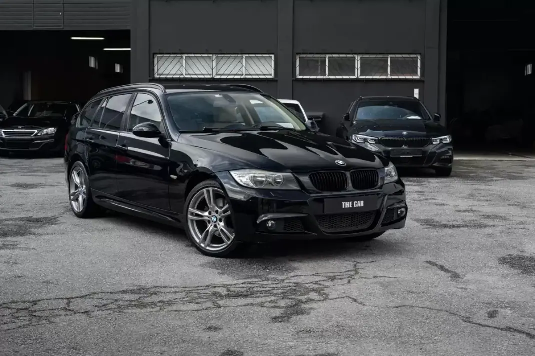 BMW 318 2010 - 11900 EUR, 321000 km - AUTO.MOTO.pt - 321000km - foto 1 de 18