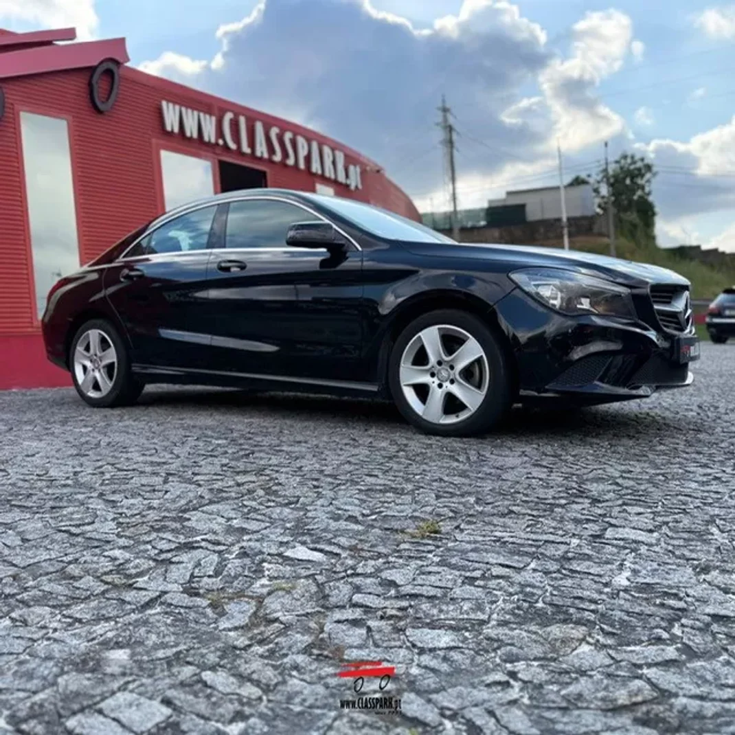 Mercedes-Benz CLA 180 2015 - 17500 EUR, 184000 km - AUTO.MOTO.pt - 184000km - foto 5 de 22