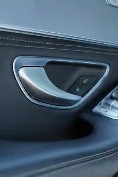 Mercedes-Benz C 220 2017 - 20900 EUR, 174000 km - AUTO.MOTO.pt - 174000km - foto 25 de 31