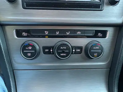 Volkswagen Golf Variant 2015 - 14000 EUR, 161500 km - AUTO.MOTO.pt - 161500km - foto 36 de 55