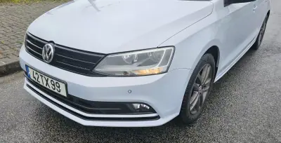Volkswagen Jetta 2017 - 8990 EUR, 260000 km - AUTO.MOTO.pt - 260000km - foto 16 de 56