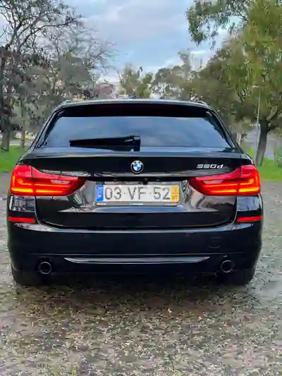 BMW 520 2018 - 26300 EUR, 85000 km - AUTO.MOTO.pt - 85000km - foto 4 de 9