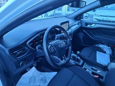 Ford Focus 2022 - 16500 EUR, 97500 km - AUTO.MOTO.pt - 97500km - foto 35 de 37