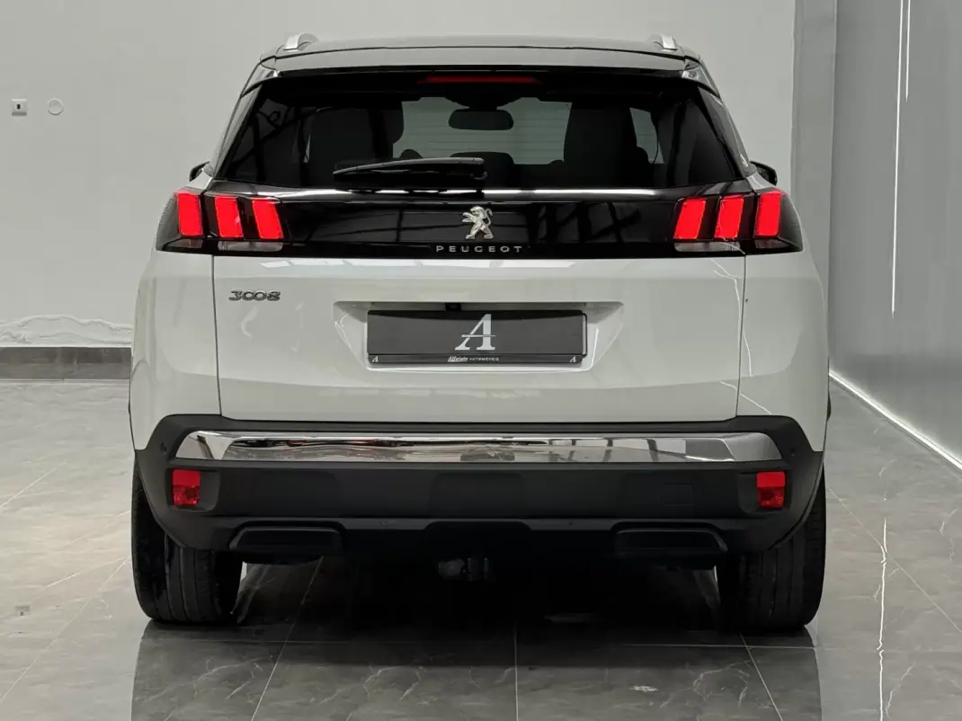 Peugeot 3008 2019 - 17490 EUR, 92000 km - AUTO.MOTO.pt - 92000km - foto 4 de 22