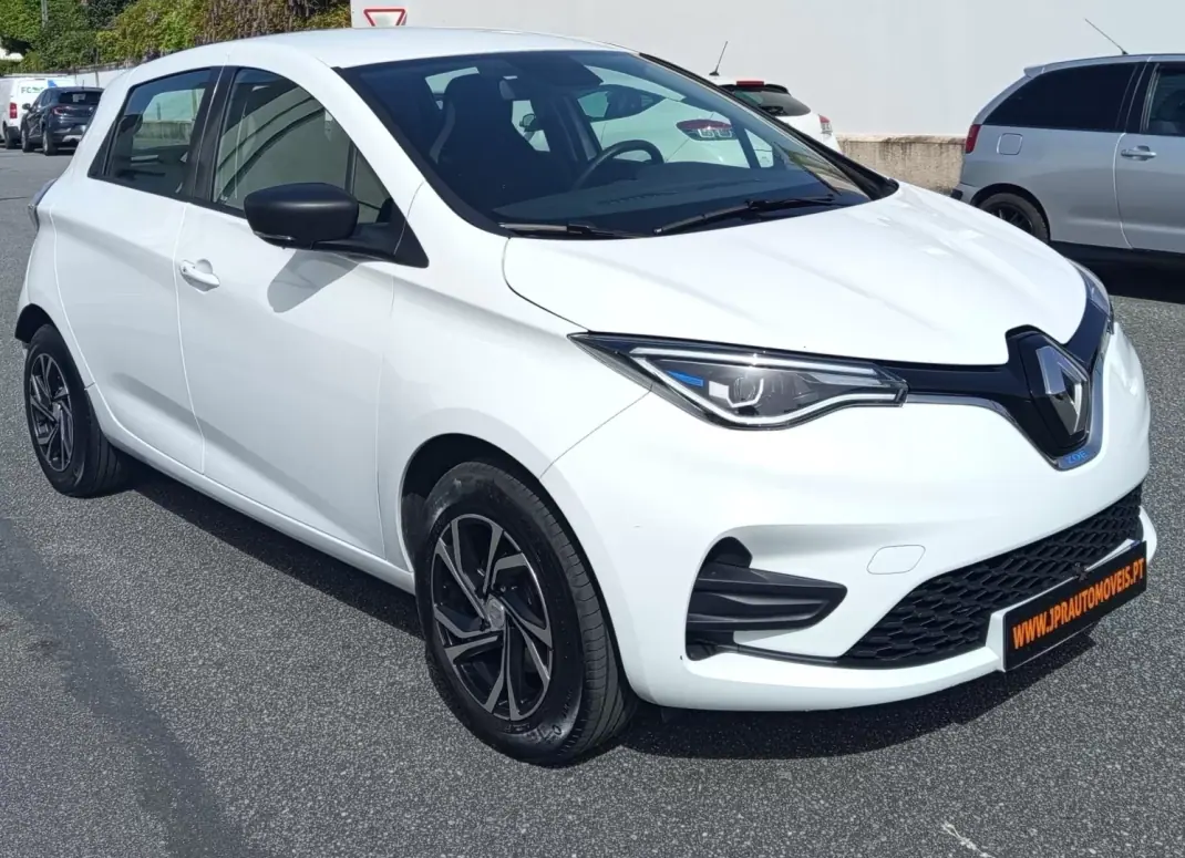 Renault Zoe 2020 - 13990 EUR, 24000 km - AUTO.MOTO.pt - 24000km - foto 3 de 17