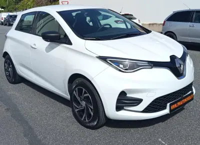 Renault Zoe 2020 - 13990 EUR, 24000 km - AUTO.MOTO.pt - 24000km - foto 3 de 17