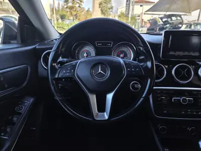 Mercedes-Benz CLA 180 2014 - 17990 EUR, 134000 km - AUTO.MOTO.pt - 134000km - foto 18 de 34