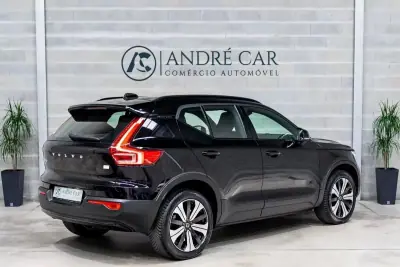 Volvo XC 40 2023 — foto 6 de 48