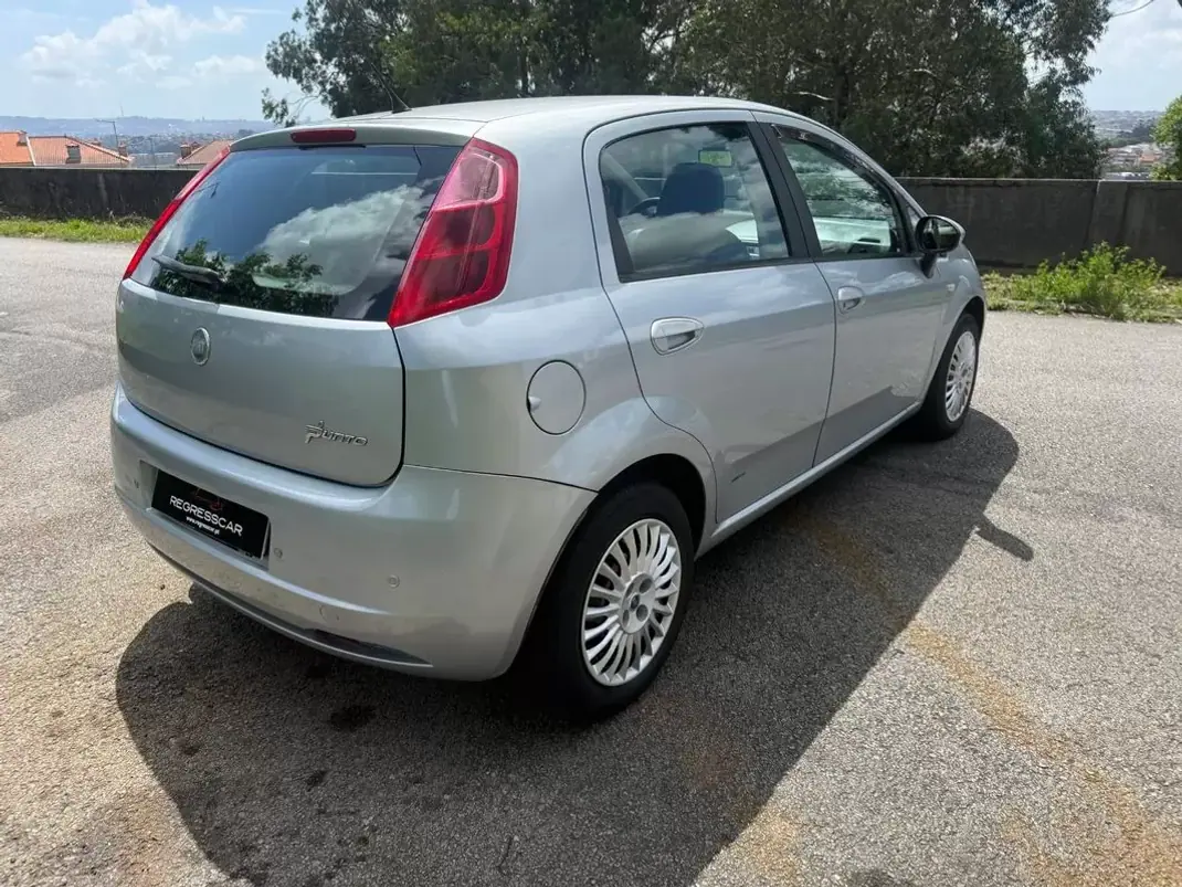 Fiat Grande Punto 2007 - 3990 EUR, 138000 km - AUTO.MOTO.pt - 138000km - foto 4 de 22