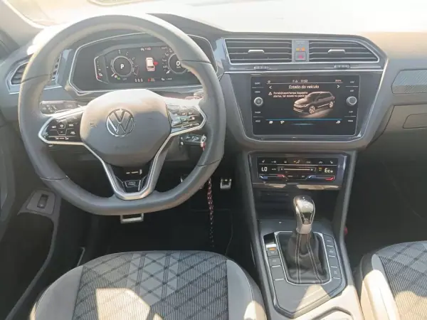 Volkswagen Tiguan 2021 - 28900 EUR, 141000 km - AUTO.MOTO.pt - 141000km - foto 29 de 33