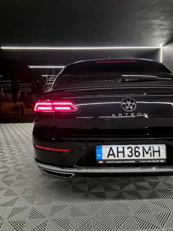 Volkswagen Arteon Shooting Brake 2021 - 27750 EUR, 98000 km - AUTO.MOTO.pt - 98000km - foto 8 de 22