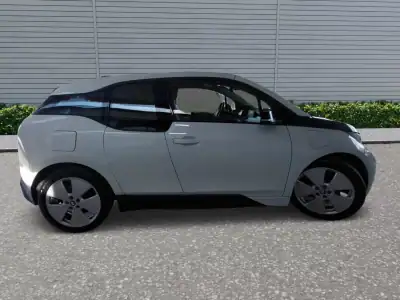 BMW i3 2016 - 13990 EUR, 180000 km - AUTO.MOTO.pt - 180000km - foto 5 de 9