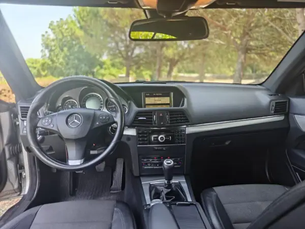 Mercedes-Benz E 220 2010 - 15499 EUR, 202000 km - AUTO.MOTO.pt - 202000km - foto 22 de 35