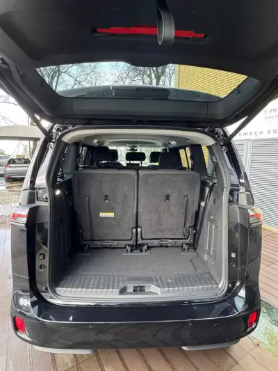 Volkswagen ID.Buzz 2025 - 59700 EUR, 15500 km - AUTO.MOTO.pt - 15500km - foto 7 de 14