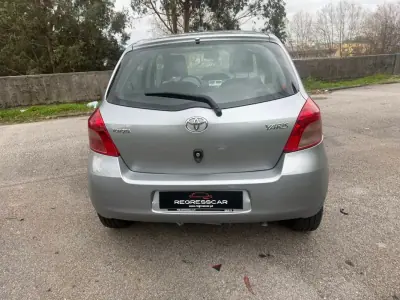 Toyota Yaris 2006 - 7450 EUR, 168000 km - AUTO.MOTO.pt - 168000km - foto 5 de 25
