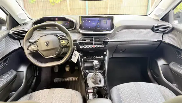 Peugeot 208 2025 - 17500 EUR, 26000 km - AUTO.MOTO.pt - 26000km - foto 11 de 15