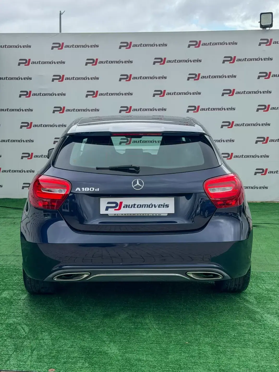 Mercedes-Benz A 180 2017 - 15990 EUR, 171488 km - 171488km - foto 6 de 22