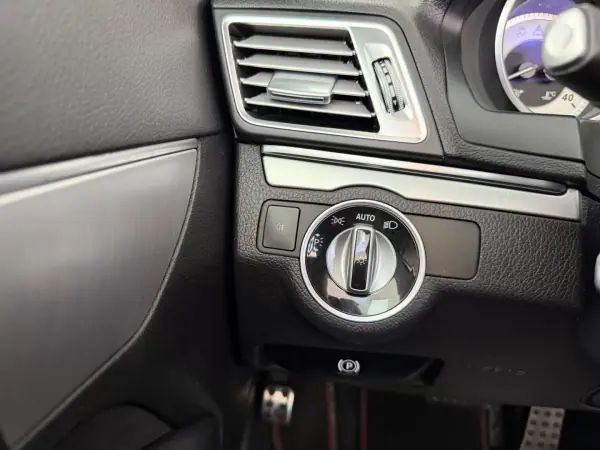 Mercedes-Benz C 220 2015 - 26000 EUR, 168551 km - AUTO.MOTO.pt - 168551km - foto 31 de 34