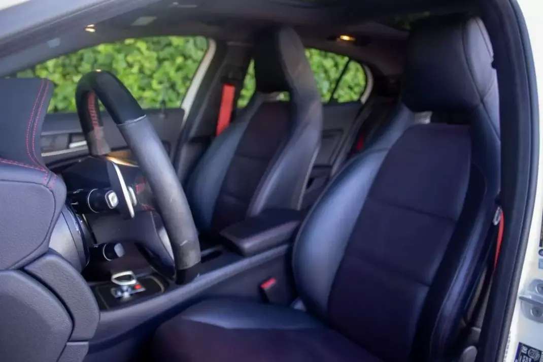 Mercedes-Benz GLA 45 AMG 2015 - 34900 EUR, 49200 km - AUTO.MOTO.pt - 49200km - foto 13 de 20