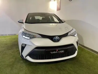 Toyota C-HR 2022 — foto 4 de 33