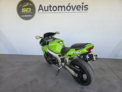 Kawasaki 2020 - 3400 EUR, 49000 km - AUTO.MOTO.pt - 49000km - foto 4 de 5