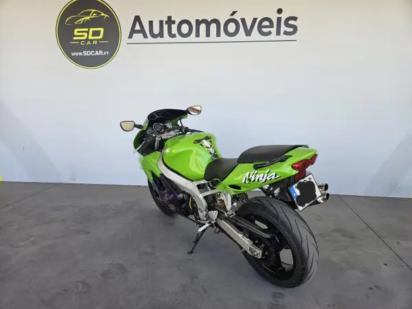 Kawasaki 2020 - 3400 EUR, 49000 km - AUTO.MOTO.pt - 49000km - foto 4 de 5