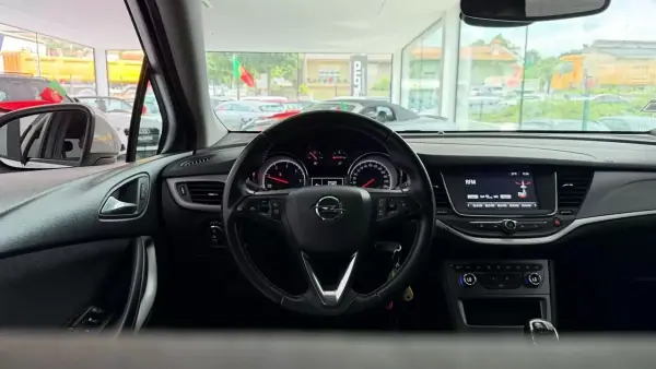 Opel Astra Sports Tourer 2019 - 9250 EUR, 203133 km - AUTO.MOTO.pt - 203133km - foto 14 de 28