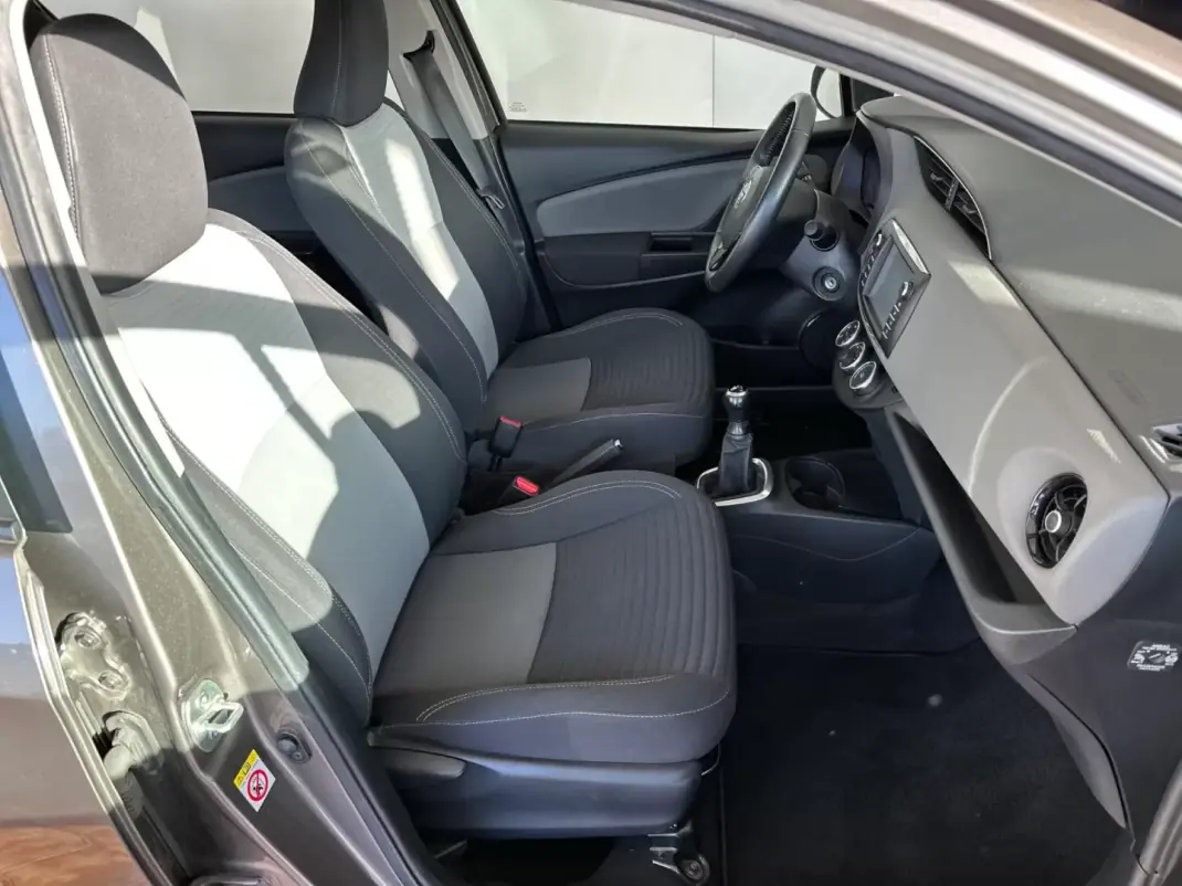 Toyota Yaris 2018 - 14900 EUR, 41312 km - AUTO.MOTO.pt - 41312km - foto 27 de 27